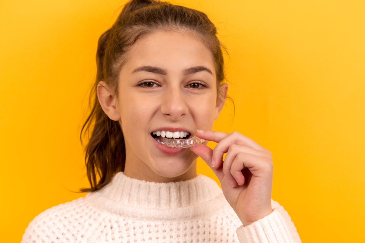 Daily oral hygiene and implant care